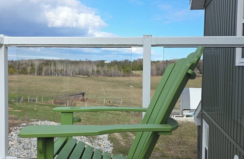 Manitoulin District House | Modern Country Retreat in Tehkummah | 3 Bedrooms | Peaceful Manitoulin Getaway