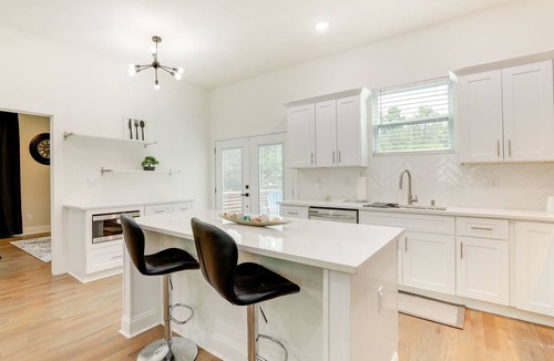 Belvedere Park House | Modern Decatur Home ~ 7 Mi to Atlanta!