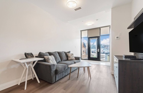 Dean Park Apartment | Modern Fully Furnished 1 Bedroom Apartment Unit 5