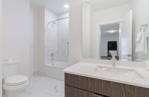 Dean Park Apartment | Modern Fully Furnished 1 Bedroom Apartment Unit 5