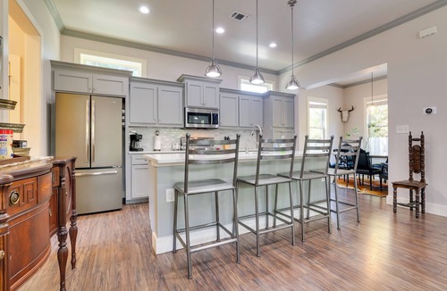 Near East Side House | Modern Home < 1 Mi to Dwtn San Antonio & Riverwalk