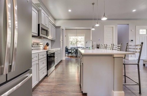 Near East Side House | Modern Home < 1 Mi to Dwtn San Antonio & Riverwalk