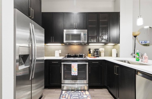Richardson Apartment | Modern Lux 1bed/1 bath Apt in Richardson CityLine. Weekly/Monthly Deals