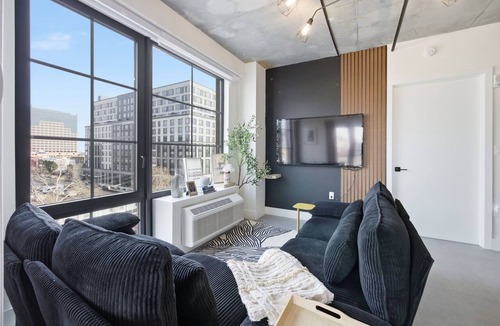North Ironbound Apartment | Modern Luxe 2BR Escape, City Views, 1 stop to NYC, 10 min to EWR & MetLife