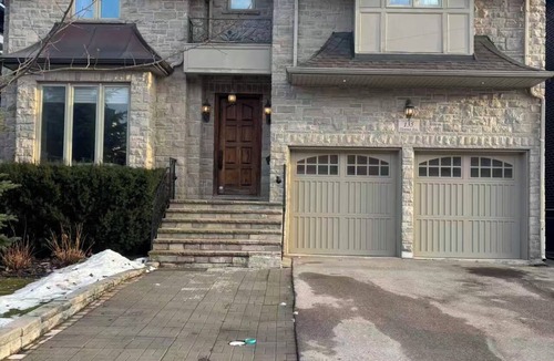 North York House | Modern Private Ensuite Room 203 | Near Subway | Free Parking