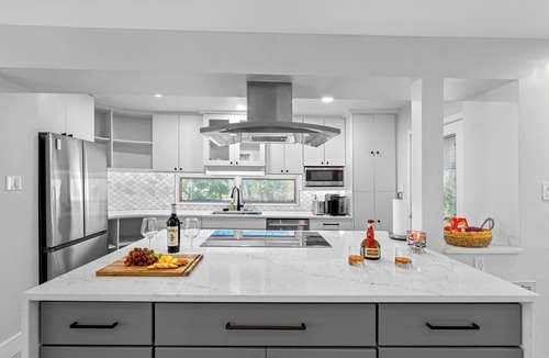 Oldsmar House | Modern Private Estate - Central to Tampa & Beaches