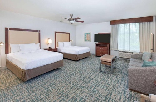 Sandy Springs Hotel | Modern Queen Studios w/Free Breakfast, Shuttle & Steps from Perimeter Mall
