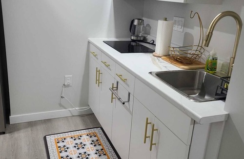 Winnipeg Apartment | Modern, serene & cozy 2 bedroom | Ideal for travelers, families & work trips