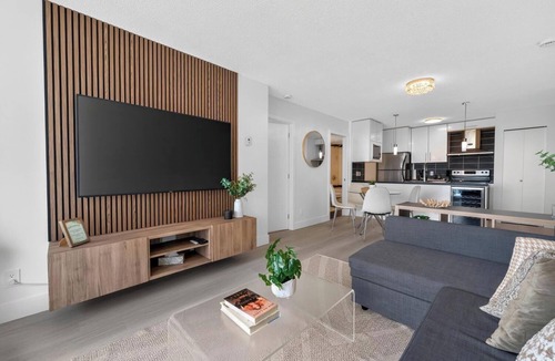Gastown Condo | Modern & Spacious 2BR + Den Near BC Place Parking Pool