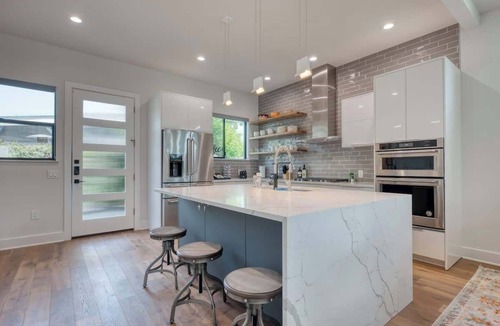Southtown House | Modern Upscale Home in the Heart of Lavaca