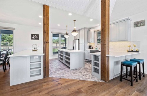 Leander House | Modern Villa w/Views+Pool on 35 acre private ranch