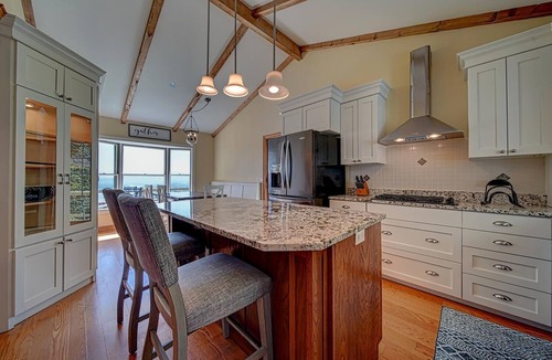 Young Harris House | Mountain Serenity Meets Lake Adventure Near Lake Chatuge