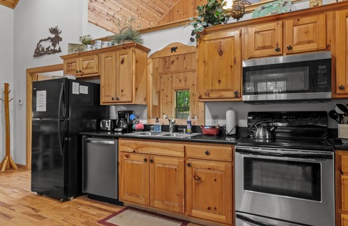 Cleveland Cabin | Mountain Views! 3 Acre privacy, Fiber Optic Internet and more!