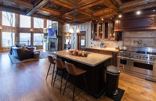 Mineral Bluff House | My Dream Lodge: A Symphony of Luxury & Outstanding Vistas!