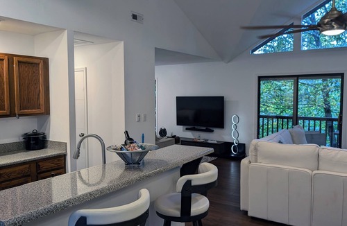 Topton House | Nature Retreat on Beautiful Nantahala Lake (Private Dock)