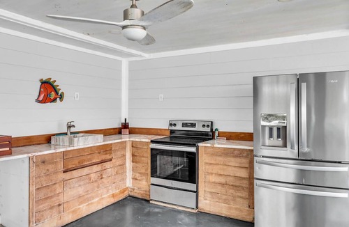 Marathon House | Nature's Playground 6 BR 7 Bath - Dock, Pool, 4 Kayaks, Hot Tub, Jet Ski Dock