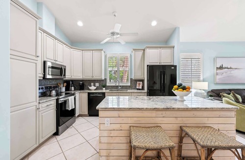 Naples Park House | Neapolitan 3BR Tropical Pool Home | Walk to Beach
