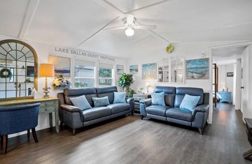 Lake Dallas House | Near Water: Lake Dallas Home w/Furnished Patio!