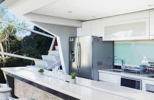 Roble Apartment | Nebulae Loft · Design Stay with Jacuzzi & Firepit