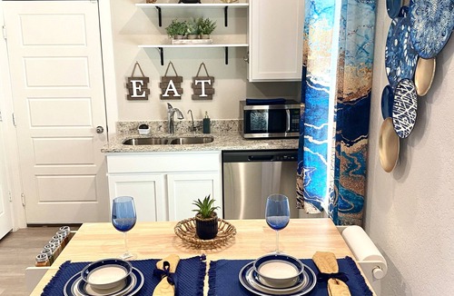 Southside House | New Home 🏠 Near Lackland Air Force Base, Sea World , Fiesta Texas & Six flags!