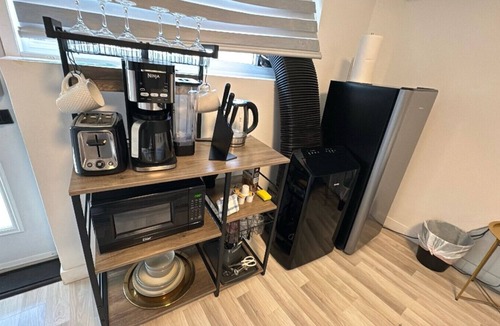 Cote-Des-Neiges—Notre-Dame-De-Grace Apartment | NEW! NDG Studio for High Value Rest & Adventure