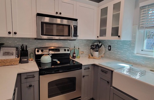 Shore Acres House | NEW Spacious Beach Home with lovely amenities in prime location!