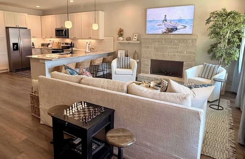 Granite Shoals House | New Waterfront Home: Enjoy Lake LBJ Water Views From Every Bedroom | Luxury