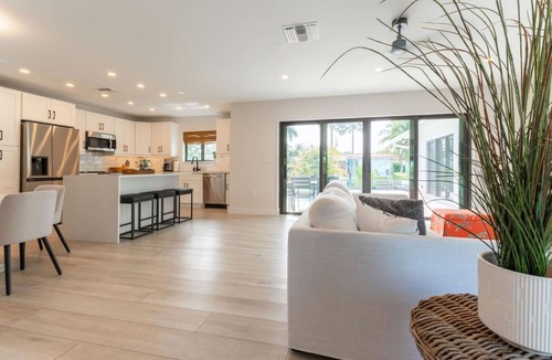 Fort Lauderdale Villa | *NEW* Waterfront Modern Villa