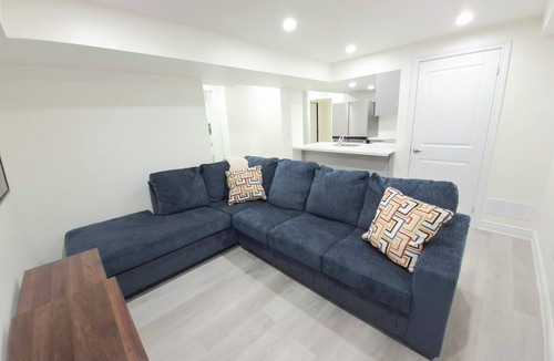 Thorold House | Niagara Cozzy Suite