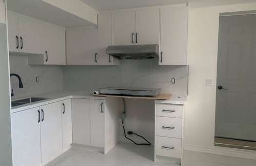 Aurora House | Nice clean Cozy new renovated basement apartment with separate entrance