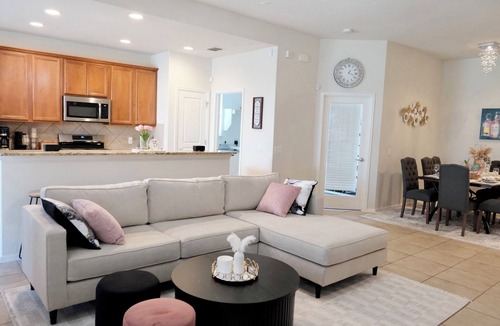 Wetmore House | Nice & Cozy home: Central location, minutes to Six Flags, Golf clubs, Sea World