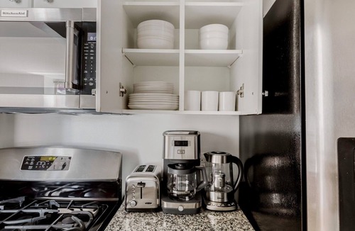 Battery Park City Apartment | Nice Tribeca 2BR w/Pool & Gym, nr River & Battery Park, by Blueground