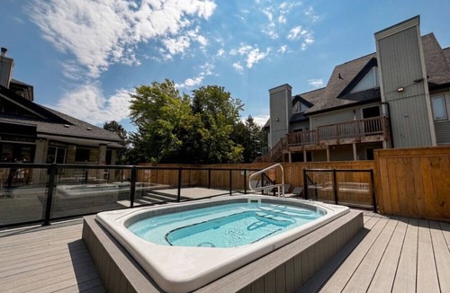 Craigleith Condo | North Base Nook: Pool, Hot Tub, and Tennis!