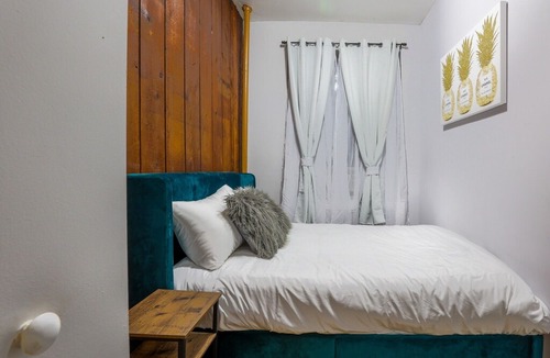 Ukrainian Village Apartment | NYU~ East Village ~ Saint Marks Large 2BR 1BA Cozy