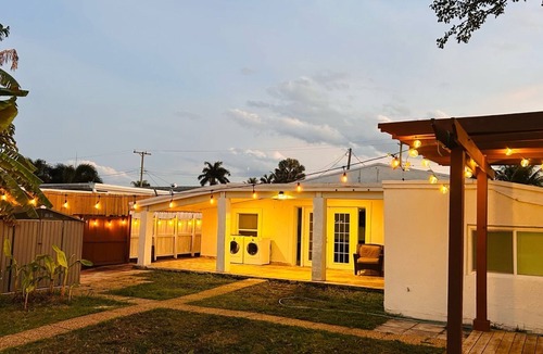 North Central Hollywood House | Ocean Front Suit Independent entrance 8 minutes from the beach by car