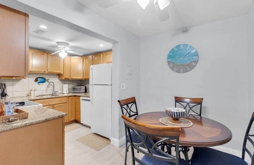 Florida Keys Apartment | Ocean View 2 bedroom Condo Pool Key Colony Beach