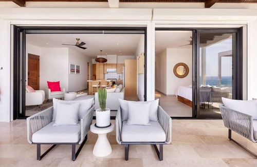 Cerritos Apartment | Oceanfront 3BR/3BA Sleeps 8 Hidden Beach
