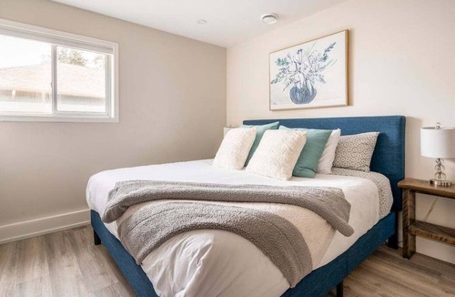 Sooke House | Oceanfront Beach Escape