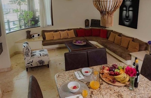 Downtown Condo | Oceanfront condo on beach w hot tub! Minutes walk to restaurants & bars! 2pools