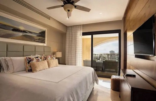 Los Cangrejos II y III Resort | Oceanfront Master Suite, Grand Solmar Pacific Dunes, Cabo