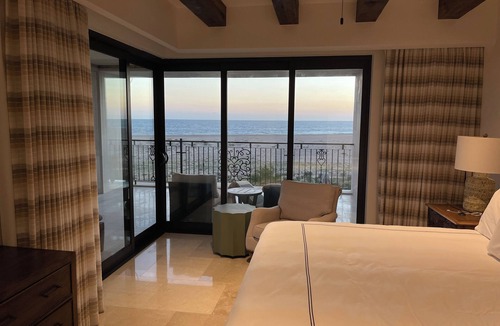 Los Cangrejos II y III Resort | Oceanfront Penthouse in Cabo San Lucas December 13-20, 2025