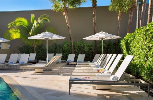 East Fort Lauderdale Hotel | Oceanfront Pool Stay, Walk to Family Attractions & Dining Spots