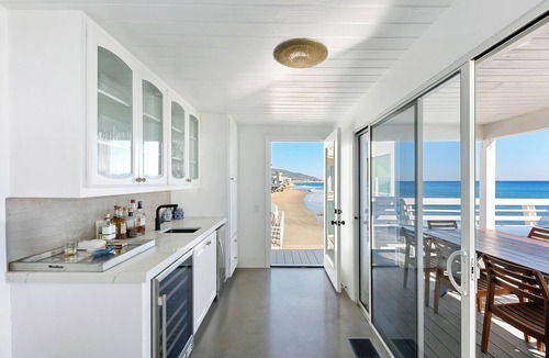 Eastern Malibu House | Oceanfront w/Heated Pool & Hot Tub, Parking, AC, Private Beach Access