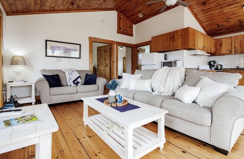 Boutiliers Point House | Oceanview 3-Bedroom Cottage | Fireplace | Sauna | Near Halifax