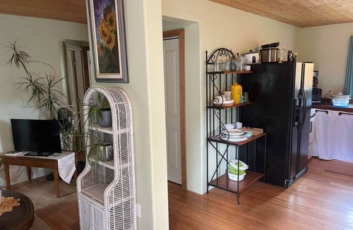 Powell River Apartment | Oceanview cabins, accommodations and the laughing oyster restaurant