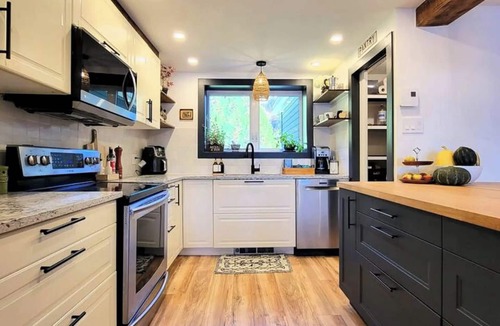 St-Adolphe-d'Howard Ski Chalet | Oh Chalet Calm, with lake view and sandy beach