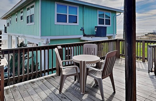 Bermuda Beach House | Once Upon A Time | A Spacious Beachfront