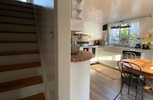 West Caldwell House | One of a Kind Carriage House on Private c. 1752 Historic Estate- Guest Favorite