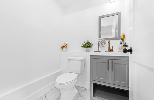 Greenville Apartment | Open Concept 3Bed-2.5 Bath 15 Min to FIFA 25 Min NYC