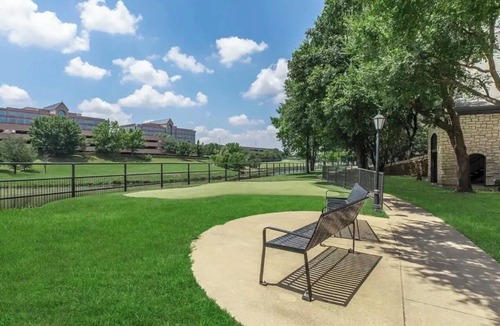 Las Colinas Apartment | Paradise,2 min to Toyota music Factory,12 min to AT&T stadium,9 min to DFW Int.